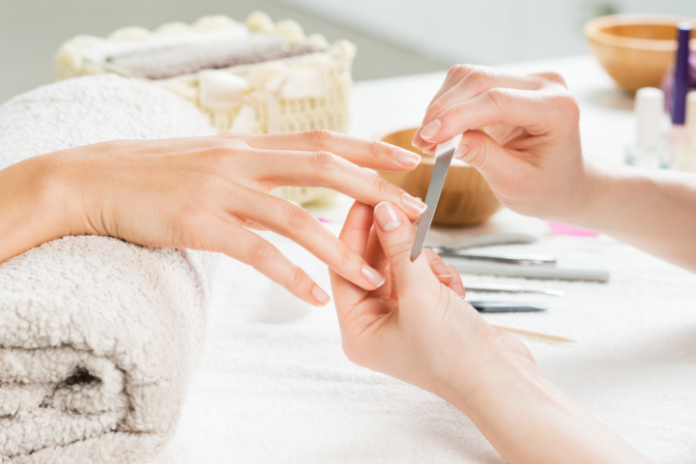 How to Utilize nail tech for Maximum Efficiency